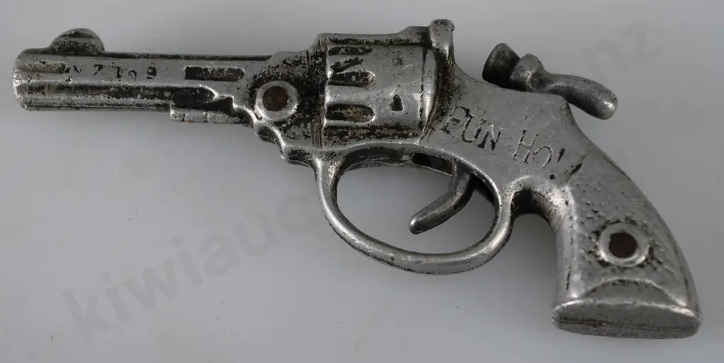 FUN HO SMALL CAP PISTOL Image 1++