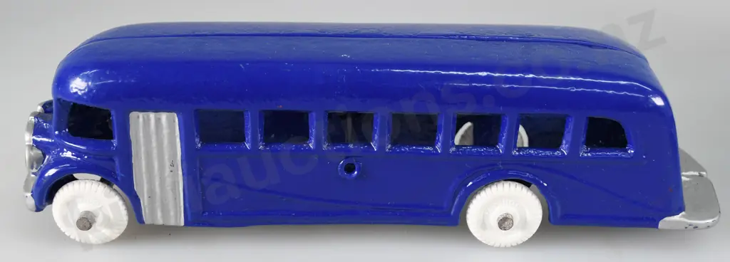 FUN HO RAILWAY BUS & TRACTOR FRONT END LOADER Image 1++