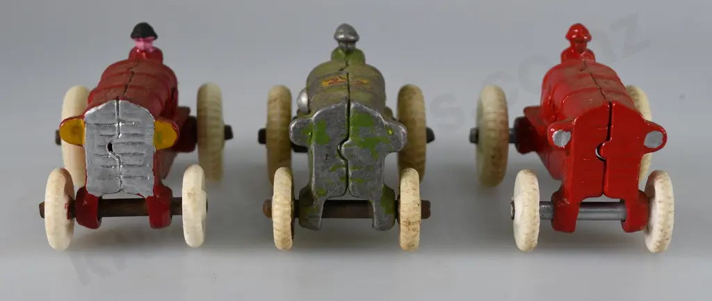 FUN HO SMALL TRACTORS Image 1++