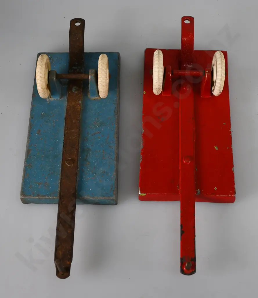 FUN HO FARM IMPLEMENTS TWO WHEELED TRAILERS Image 1++