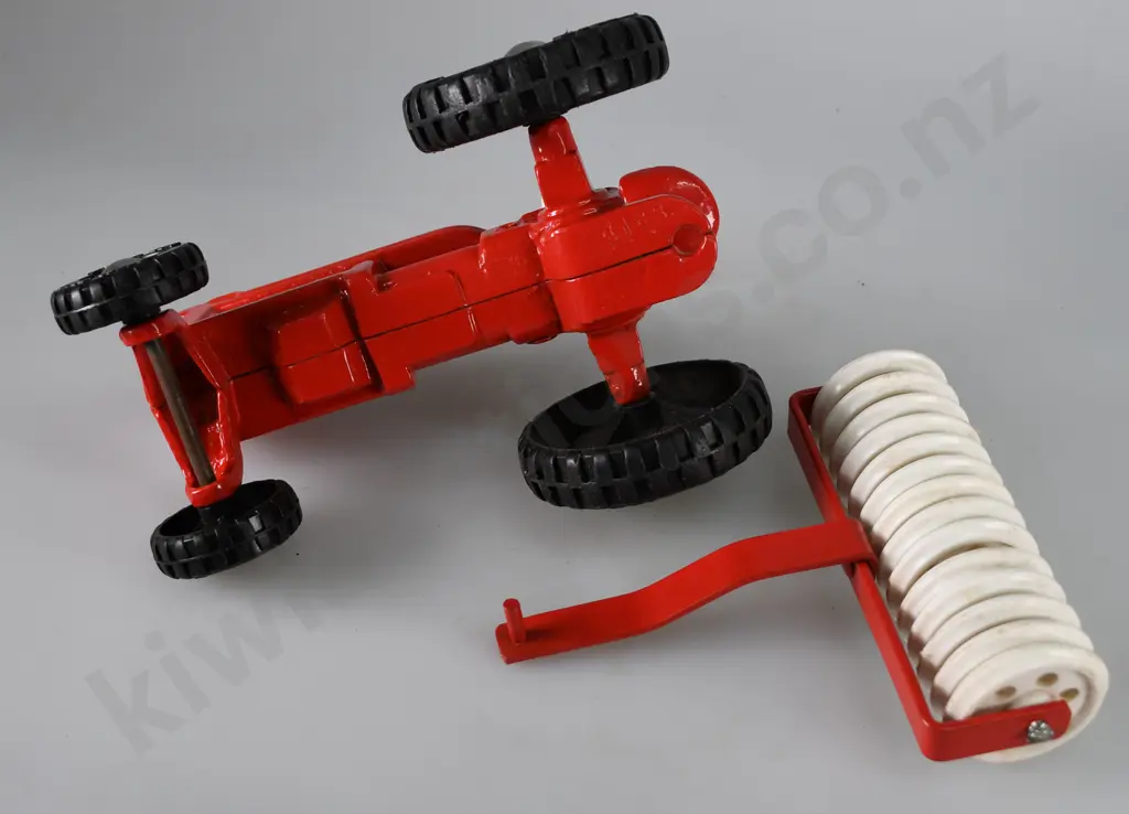 FUN HO TRACTORS Image 1++