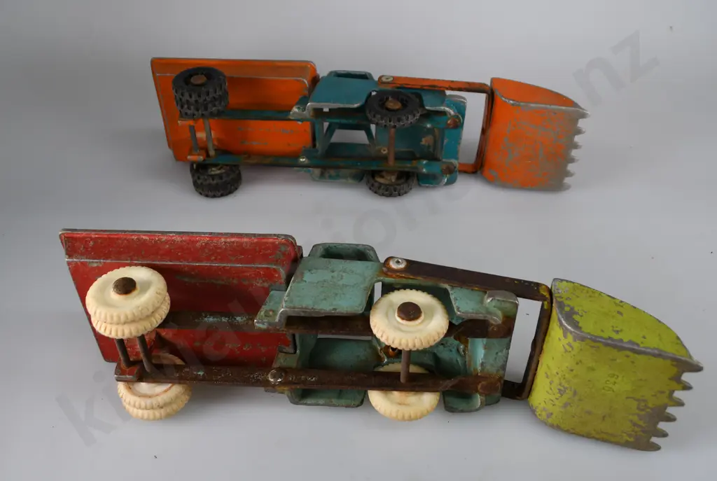 FUN HO FRONT END LOADER TIP TRUCKS Image 1++