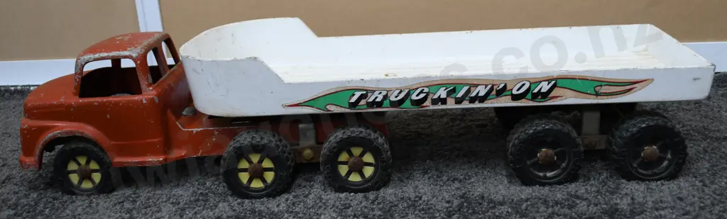 FUN HO GIANT ARTICULATED TRUCK Image 1++