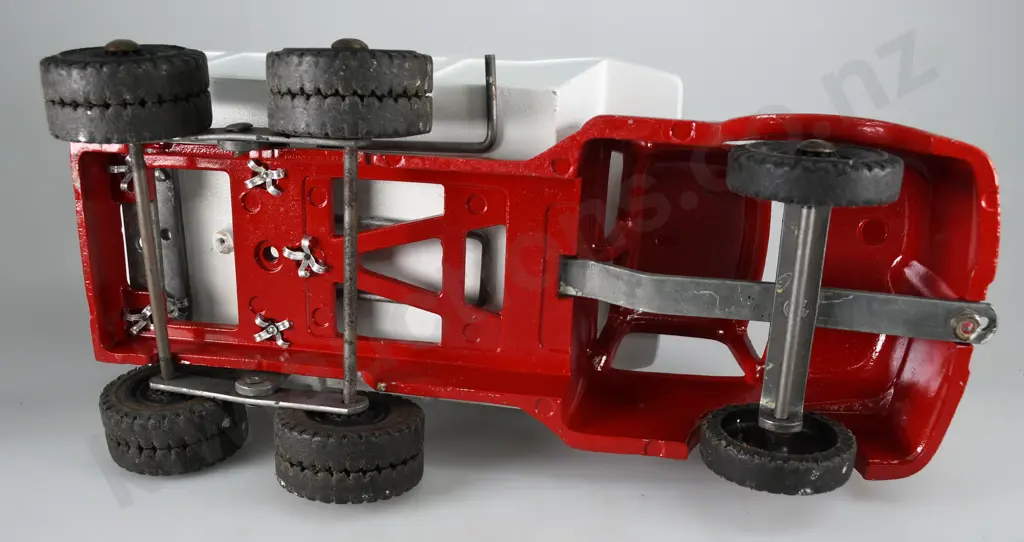 FUN HO GIANT TIP TRUCK Image 1++