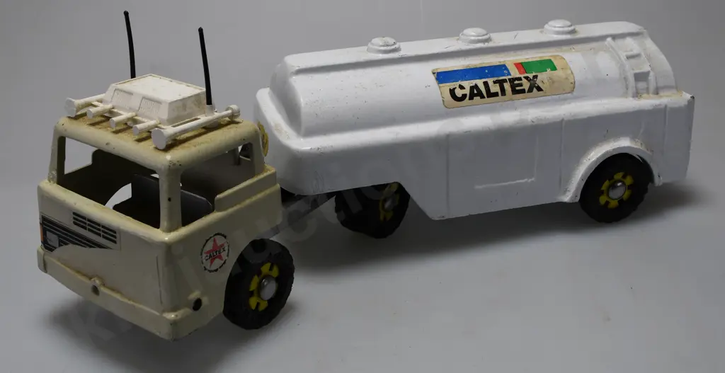 FUN HO FORD CALTEX PETROL TANKER Image 1++