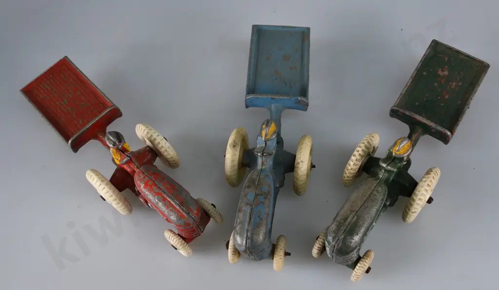 FUN HO SMALL TRACTORS AND TRAILERS Image 1++