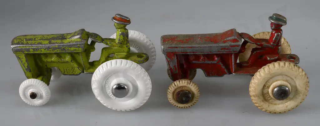 FUN HO SMALL TRACTORS Image 1++