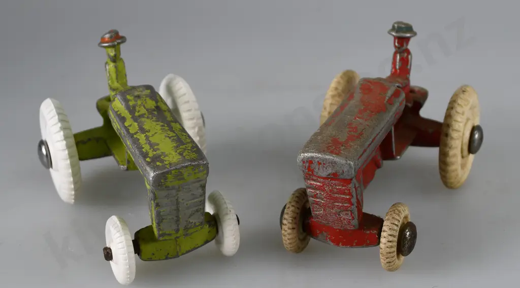 FUN HO SMALL TRACTORS Image 1++