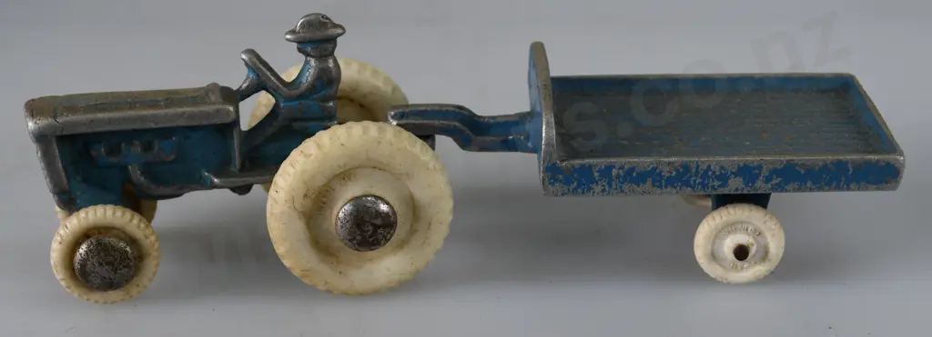 FUN HO SMALL TRACTORS AND TRAILERS Image 1++