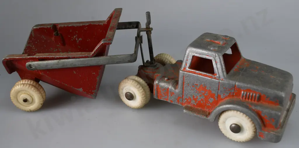 FUN HO LARGE CARRYALL TIP TRUCK Image 1++