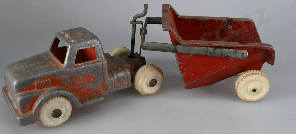 FUN HO LARGE CARRYALL TIP TRUCK Image 1++