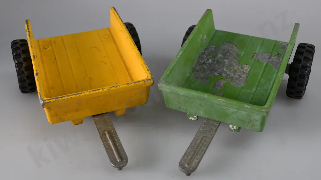 FUN HO SANDPIT TOY TWO WHEELED TRAILERS Image 1++