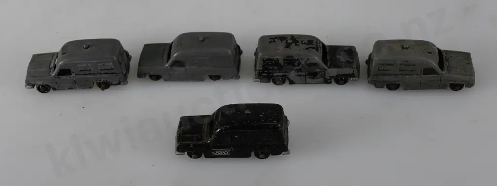 FUN HO MIDGET POLICE VANS Image 1++