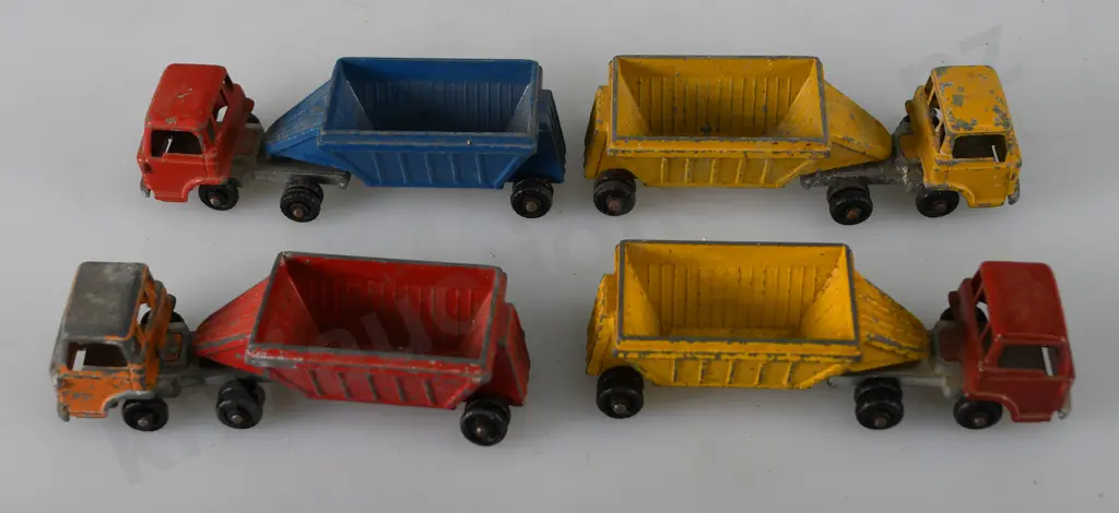 FUN HO  MIDGET FORD SAND DUMPERS Image 1++
