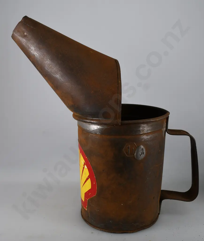 MOTORING OIL POURERS Image 1++