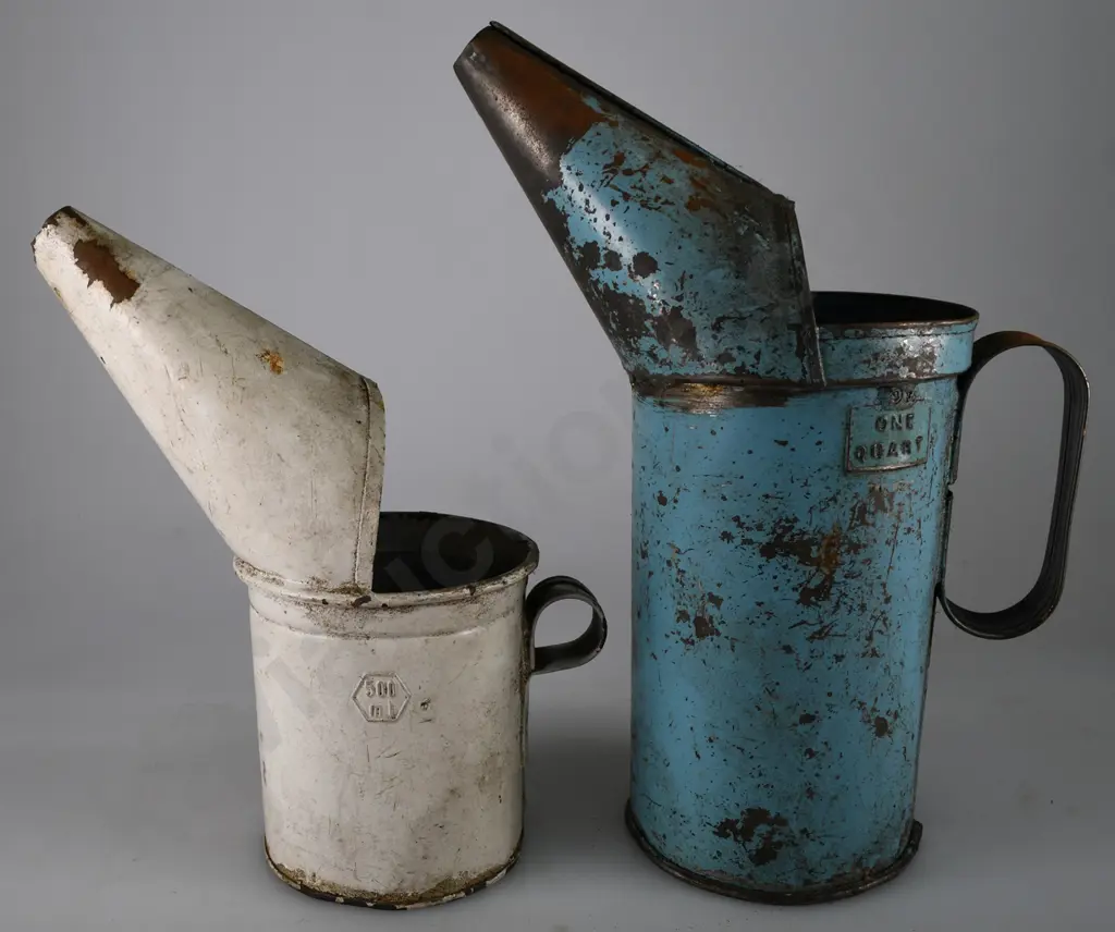 MOTORING OIL POURERS Image 1++