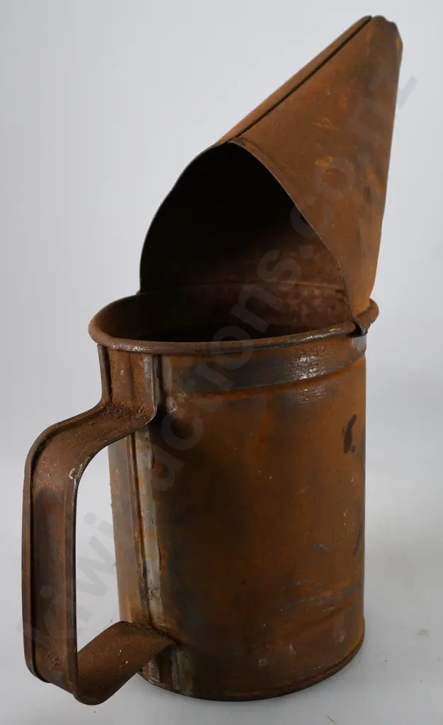 MOTORING OIL POURERS Image 1++