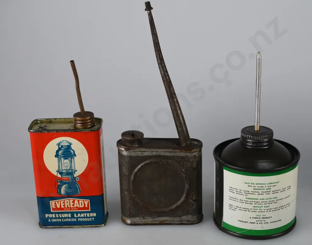ASSORTED OIL AND MOTORING TINS Image 1++