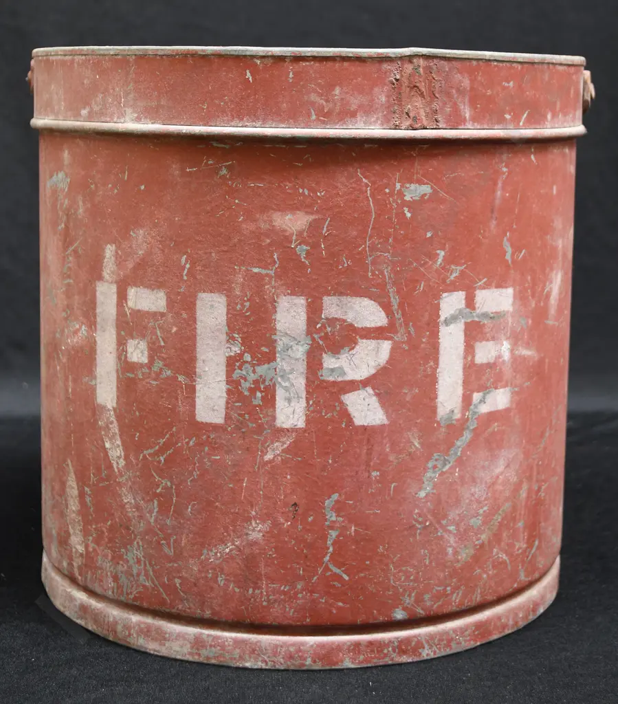 NZR WATER BUCKET FOR FIRE Image 1++
