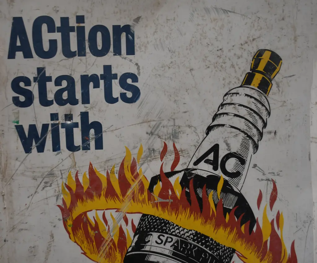 AC SPARK PLUGS PAINTED TIN SIGN Image 1++