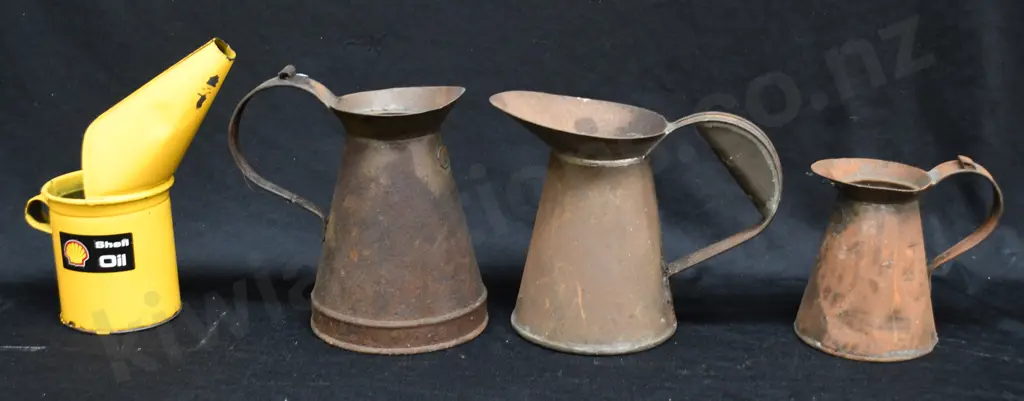 MOTORING OIL POURERS Image 1++