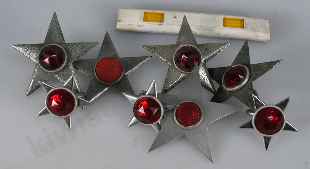 ASSORTED REFLECTORS Image 1++
