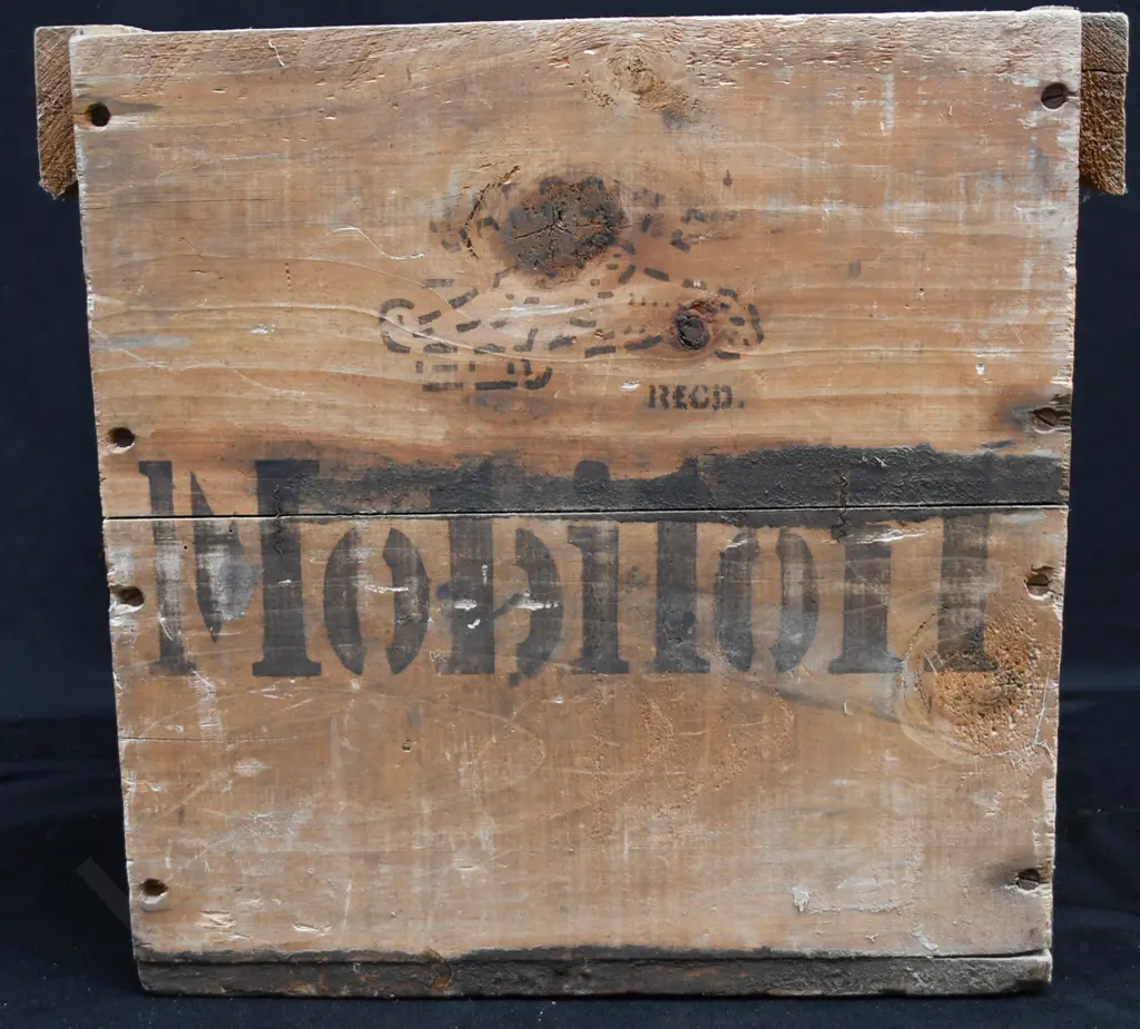 MOBIL OIL BOTTLE WOODED CRATE Image 1++