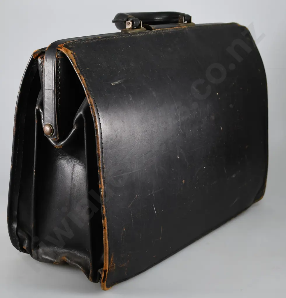 MOBIL OIL CO LTD LONDON LEATHER BRIEF CASE Image 1++