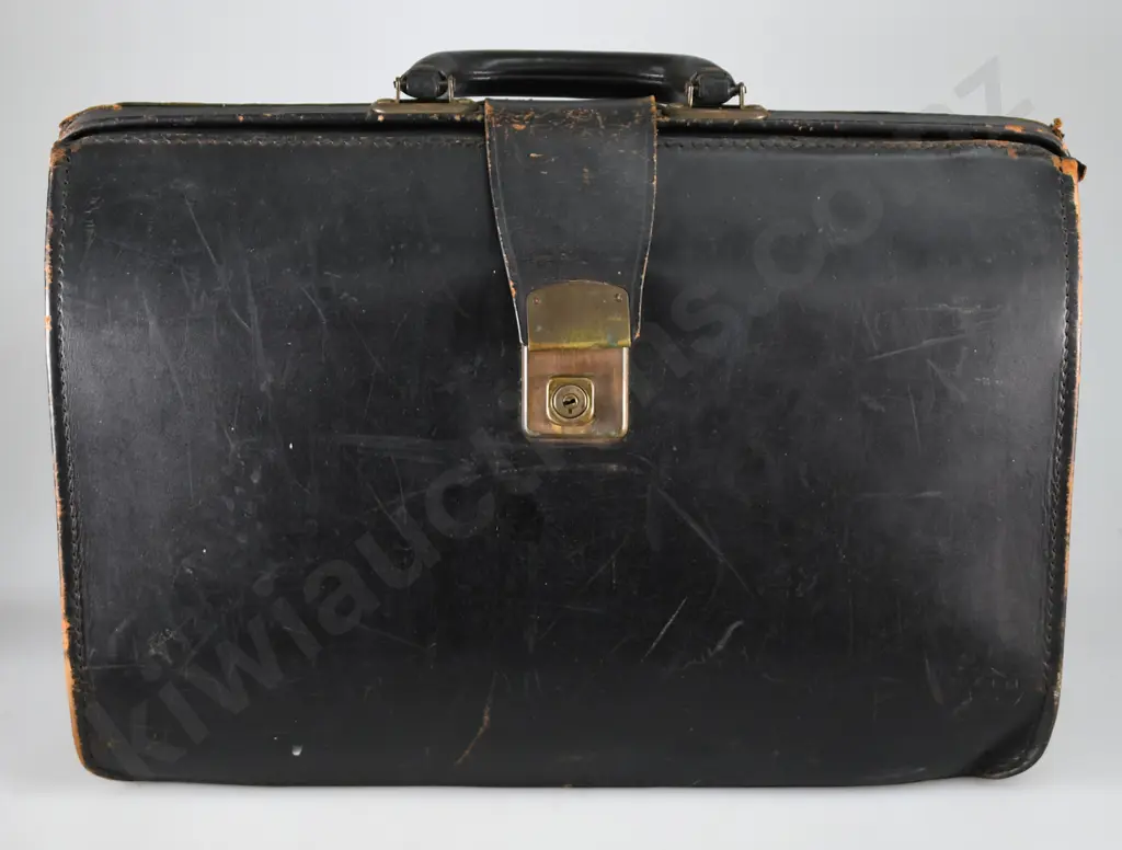 MOBIL OIL CO LTD LONDON LEATHER BRIEF CASE Image 1++
