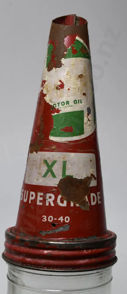 WAKEFIELD CASTROL QUART OIL BOTTLE Image 1++