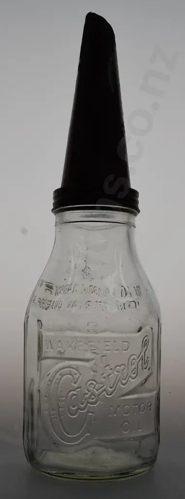 WAKEFIELD CASTROL QUART OIL BOTTLE Image 1++