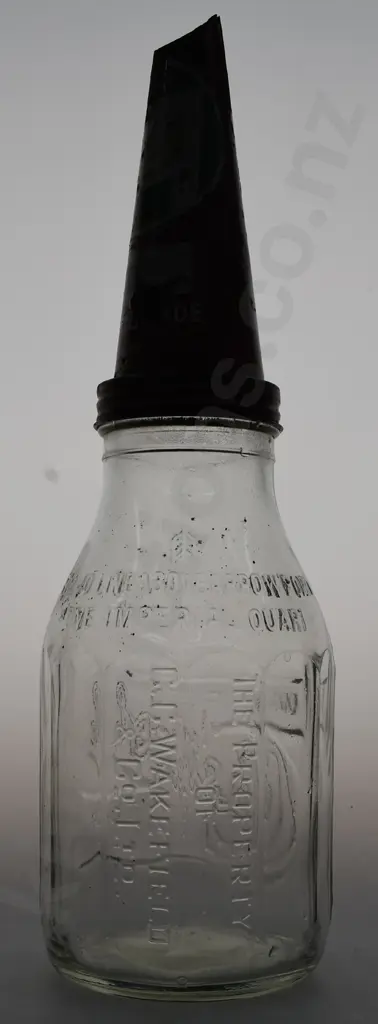 WAKEFIELD CASTROL QUART OIL BOTTLE Image 1++