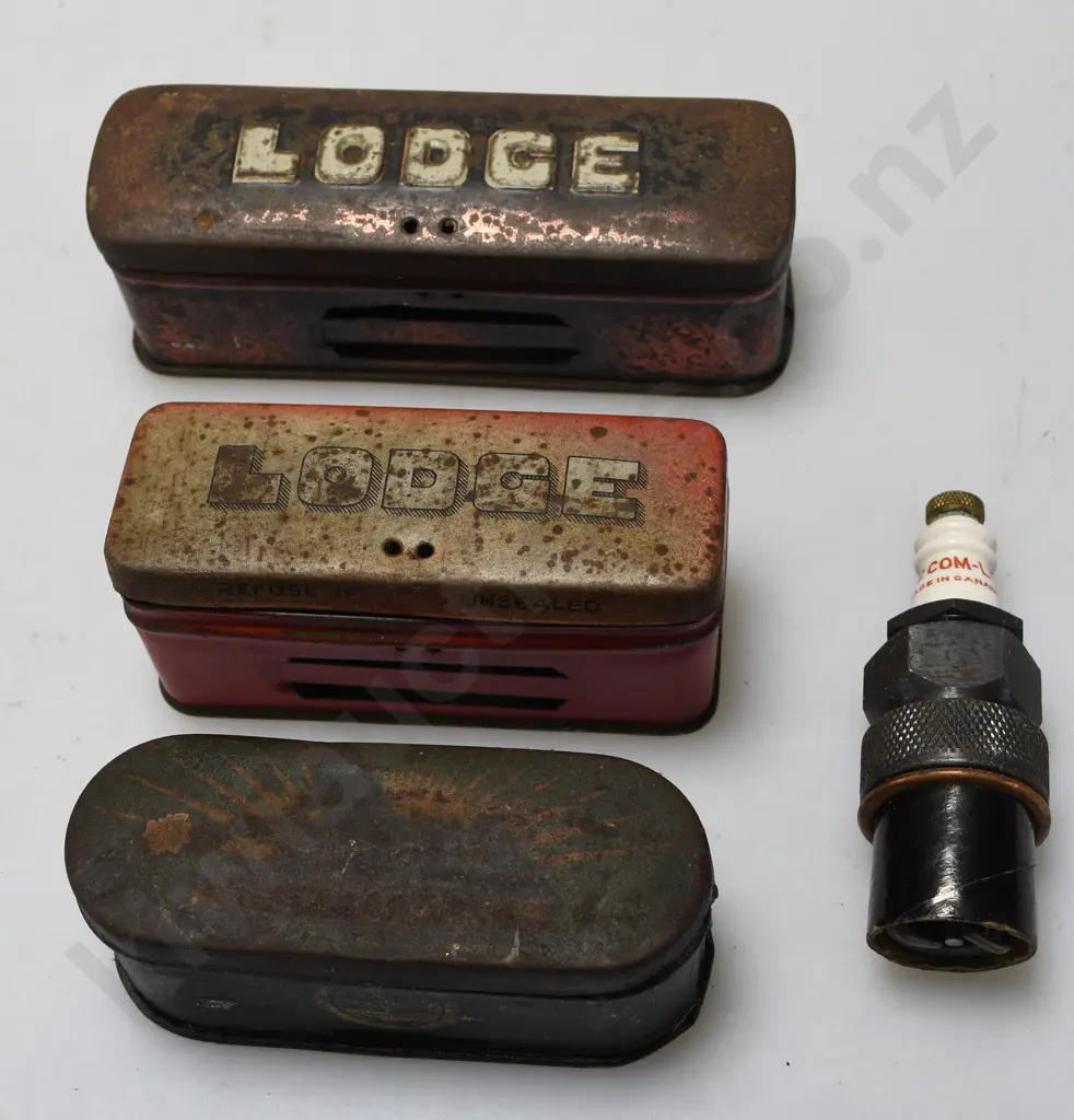 ASSORTED SPARKPLUG TINS Image 1++