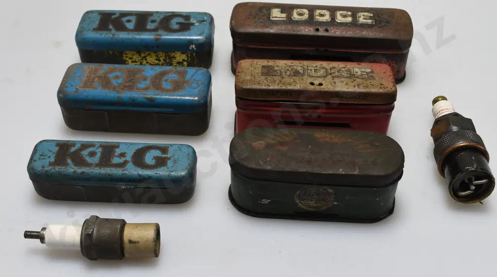 ASSORTED SPARKPLUG TINS Image 1++