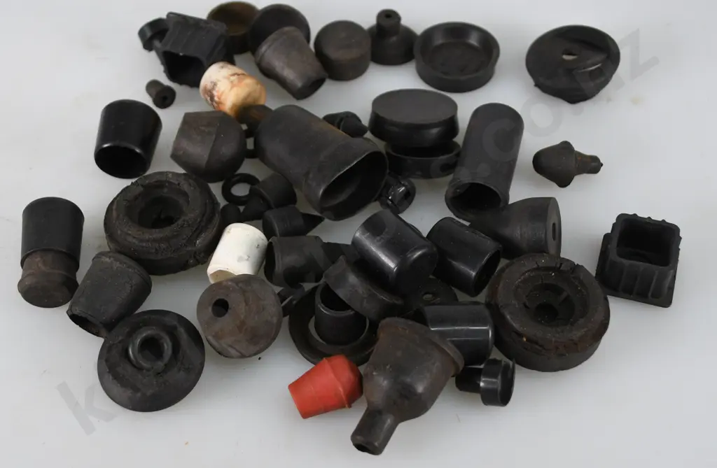 AUTOMOBILE FOOT PEDALS, PLUGS Image 1++