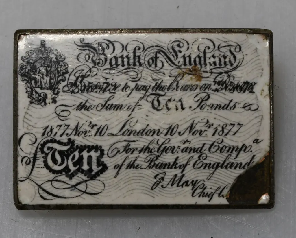 ASSORTED VINTAGE ITEMS Image 1++