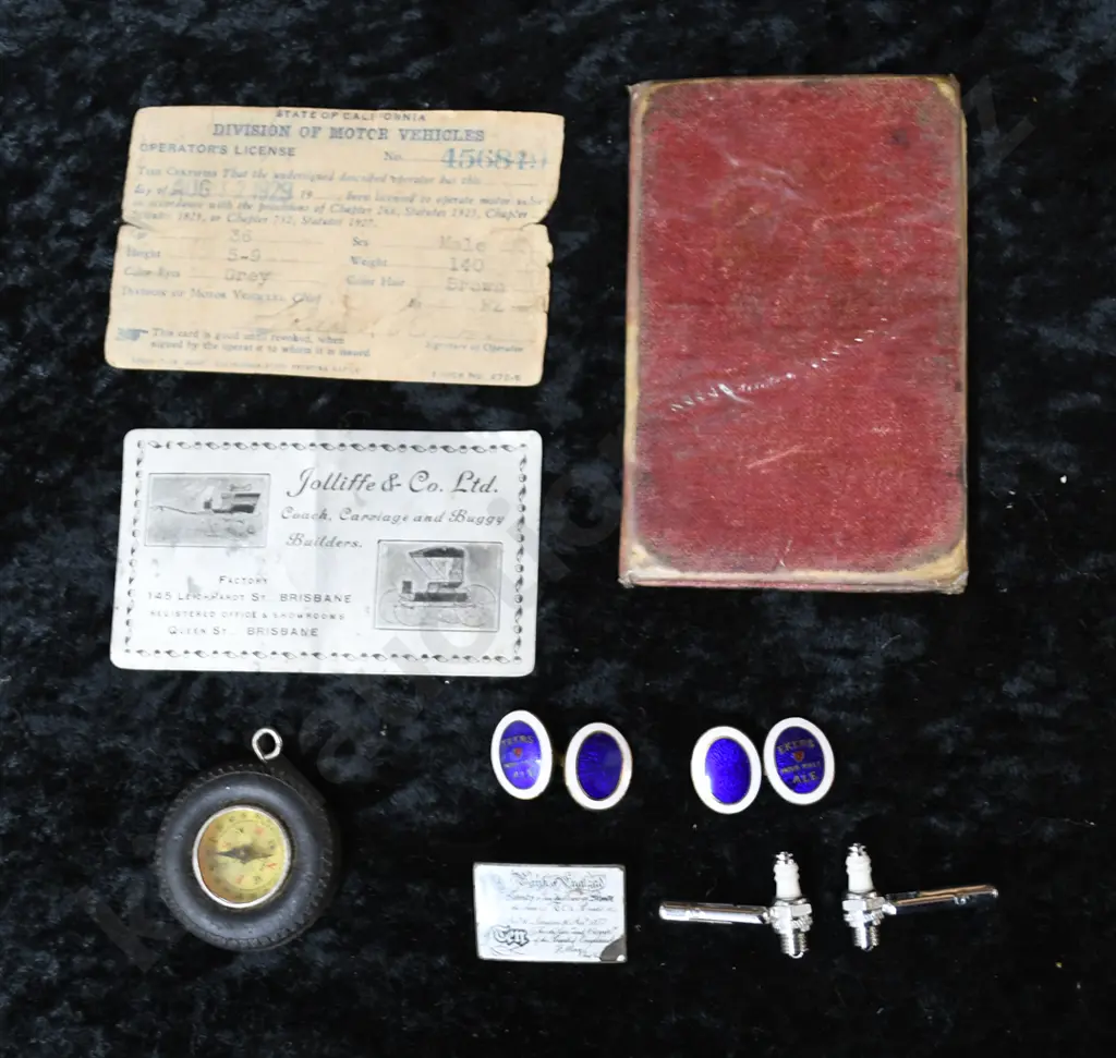 ASSORTED VINTAGE ITEMS Image 1++