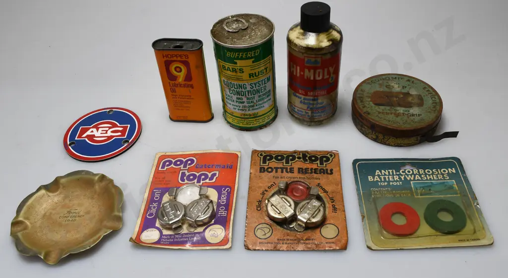 ASSORTED VINTAGE ITEMS Image 1++