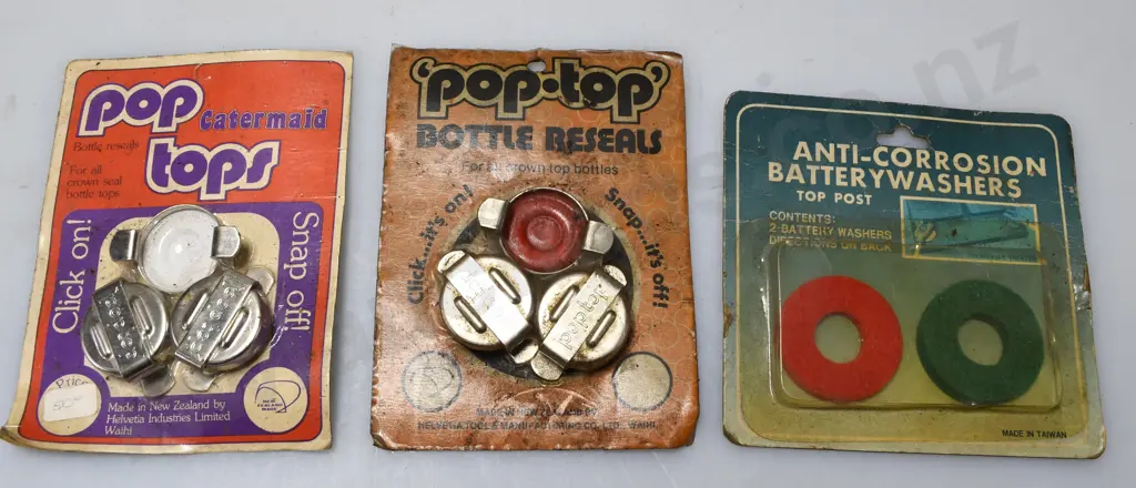 ASSORTED VINTAGE ITEMS Image 1++