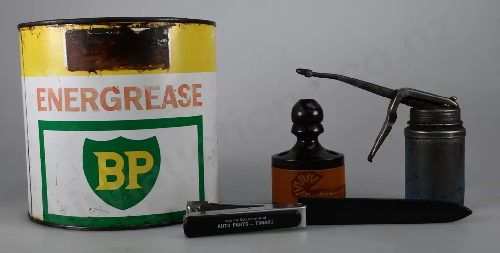 ASSORTED MOTORING RELATED ITEMS Image 1++