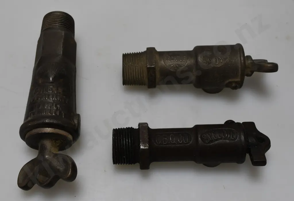 ASSORTED LUBRICANT TAPS Image 1++