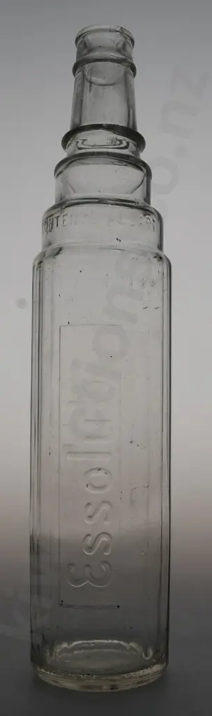 ESSOLUBE QUART OIL BOTTLE Image 1++