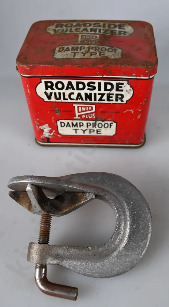 ASSORTED VINTAGE ITEMS Image 1++