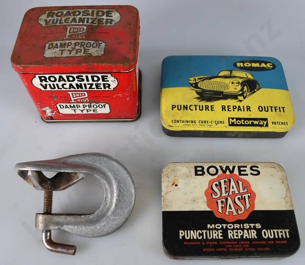 ASSORTED VINTAGE ITEMS Image 1++