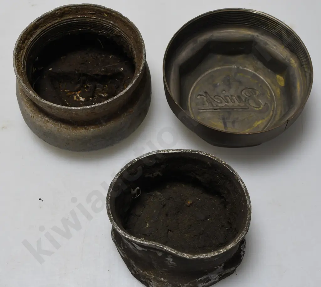 VINTAGE CAR HUBCAPS Image 1++
