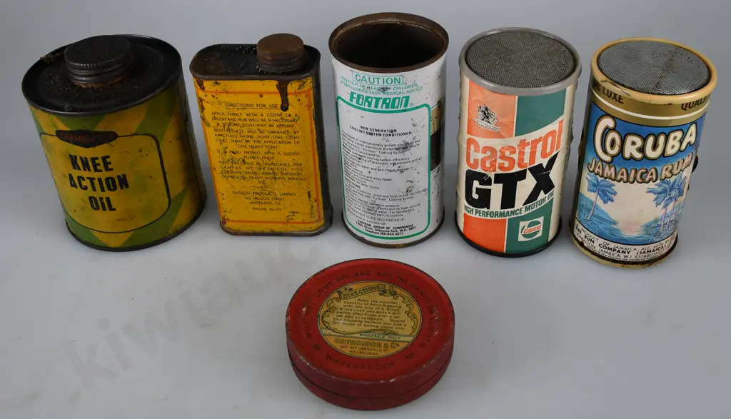 ASSORTED VINTAGE ITEMS Image 1++