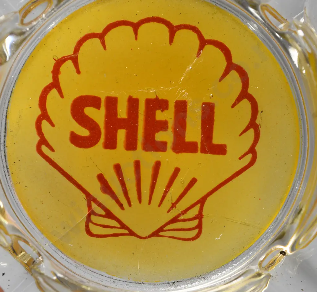 SHELL GLASS ASHTRAY Image 1++