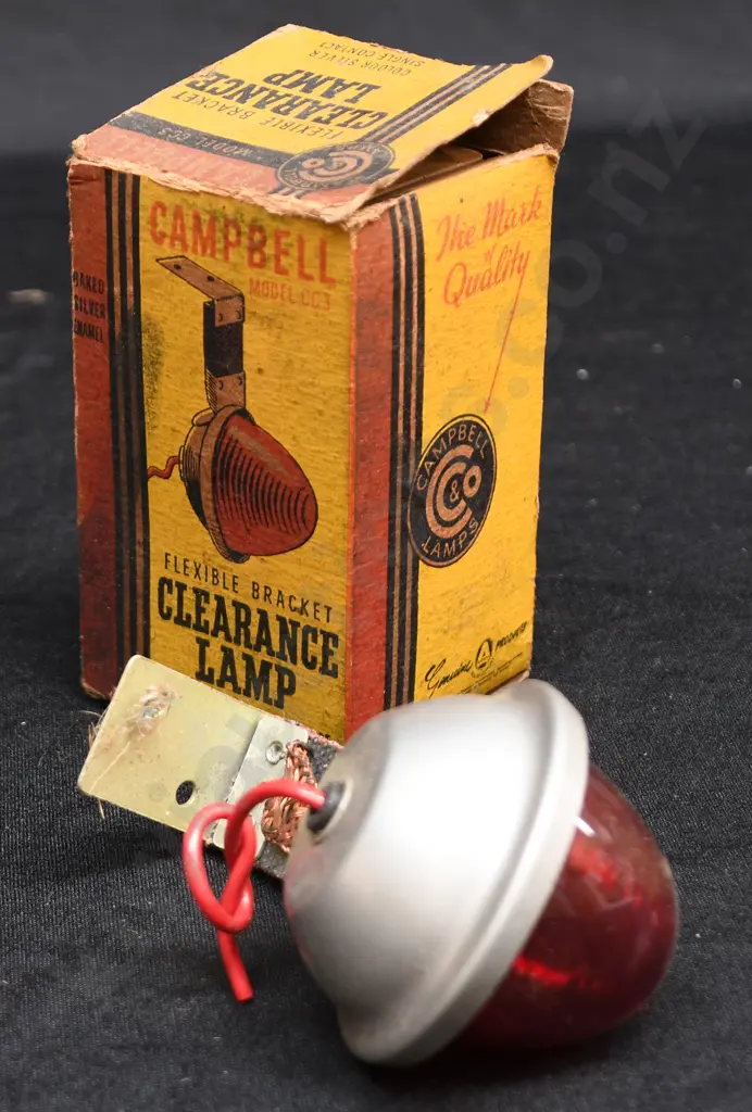 ASSORTED VINTAGE ITEMS Image 1++