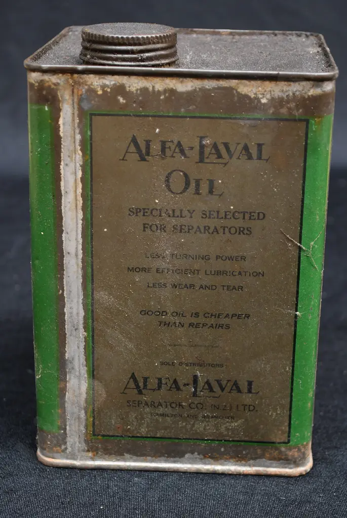 ASSORTED VINTAGE ITEMS Image 1++