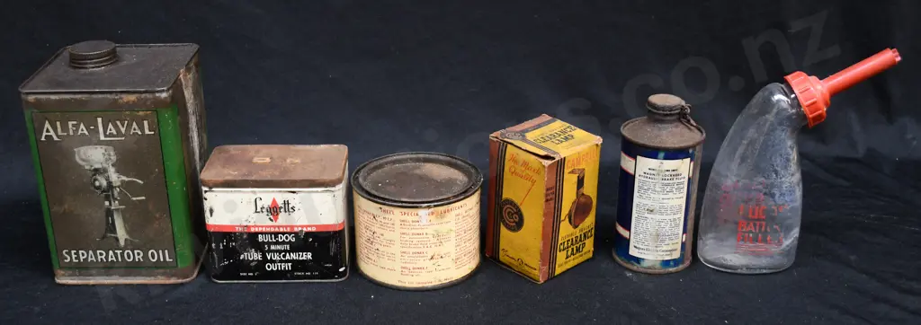 ASSORTED VINTAGE ITEMS Image 1++